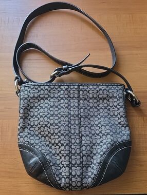 Coach Soho Signature Mini C Crossbody / Swingpack